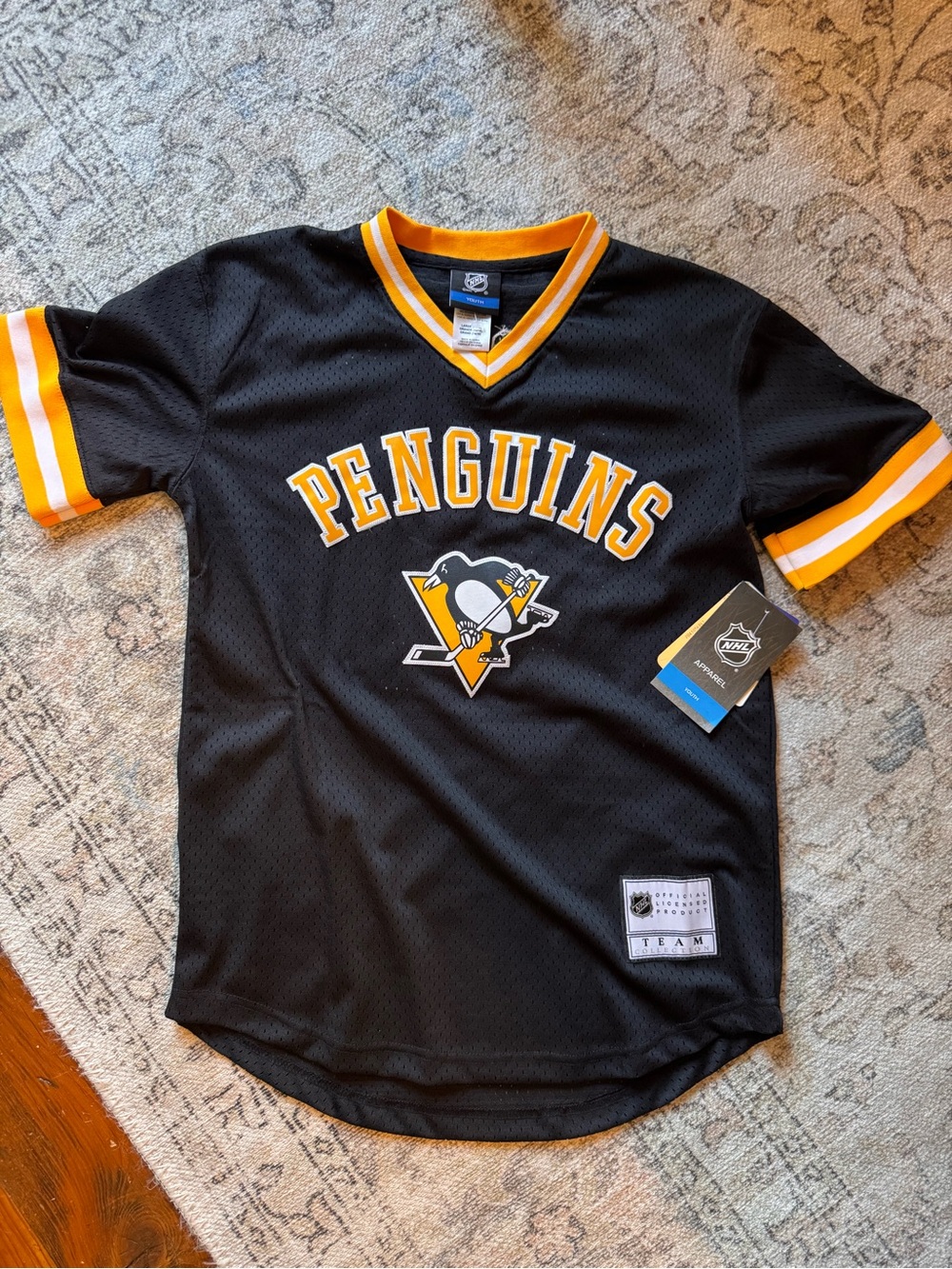 NHL Apparel Pittsburgh Penguins | Crosby V-neck Mesh Top